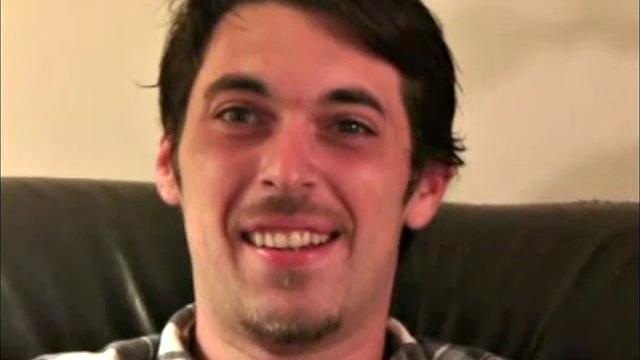 доктор-любитель дрочит и кончает на камеру