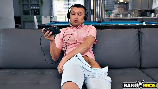 MILF Fulfills Fantasy