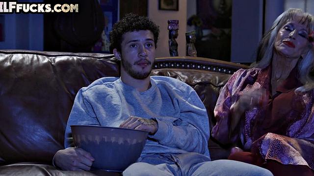 Bigbooty GILF in stockings passionately riding cock