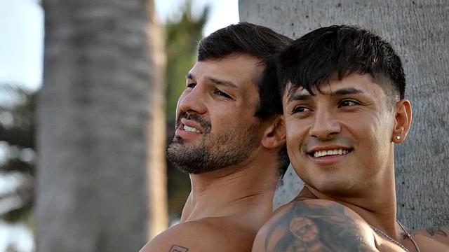 Eager muscled jock pounds his BF after fingering