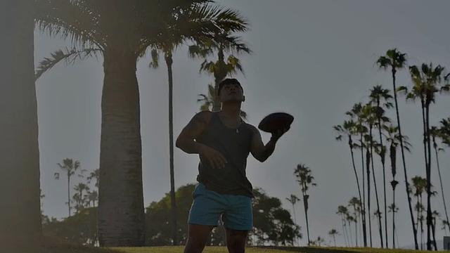 Eager muscled jock pounds his BF after fingering