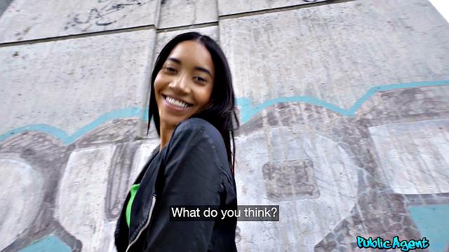 Big ebony Latina public sex