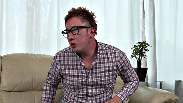 Каори Буки разрывает себя пальцами и ловит жёсткий кремпай