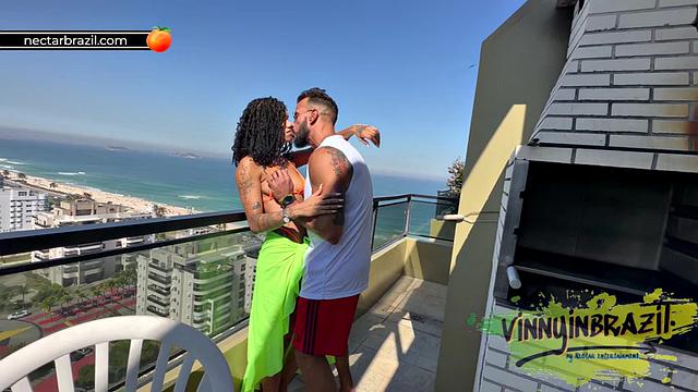 After picking up the actress on the street, he took her to his apartment for a good fuck