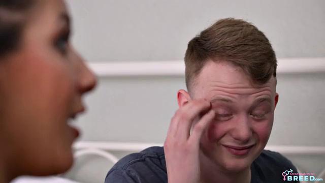 мачеха milf решила, что сперва получает свой десерт