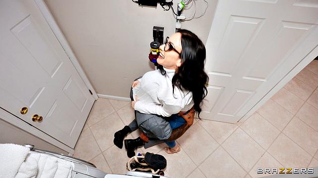 Electrifying Bored Housewife