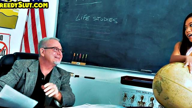 Petite Asian college girl pussyrammed for better grades