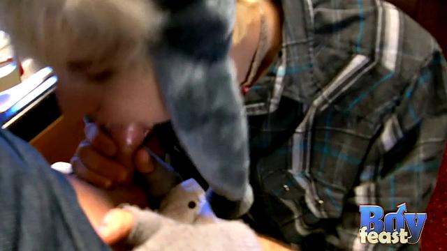 Эрик Трибольд слизывает Трейс Ван Де Камп - Эрик Трибольд получает Трейс Ван Де Камп