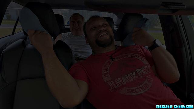 Девон и Мэтт занимаются жёстким гей-сексом