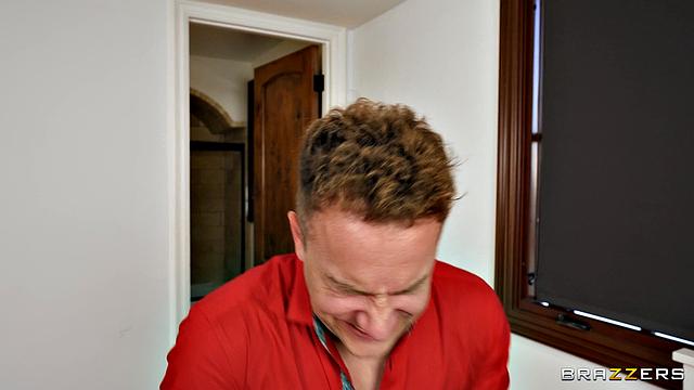 Big Natural Babe Begs for Boner