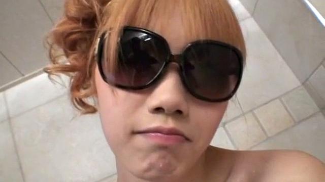 デカサン外してバスルームフェラ