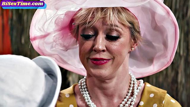 Big-titted MILF eaten out in bisex 3some