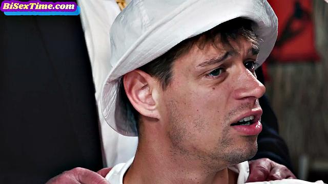 Big-titted MILF eaten out in bisex 3some