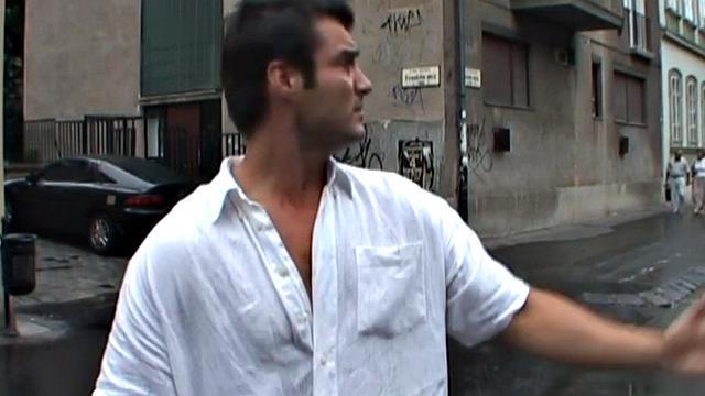 Teen hottie masturbates and gapes her with sex toys