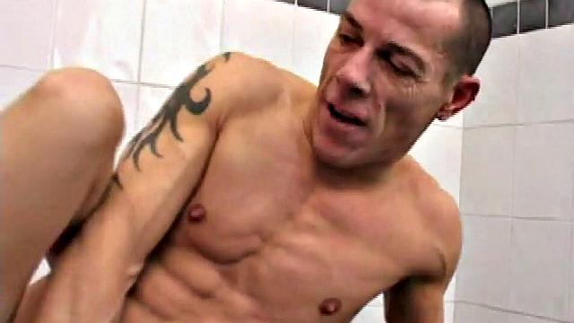 Ripped zaddy analbanged by stud