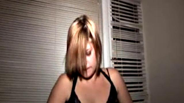 Slutty teen screws amateur cock