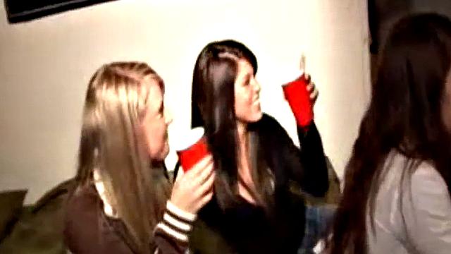 Slutty teen screws amateur cock