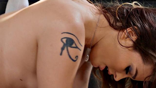 Trans beauty fucked in nice asshole by transgender