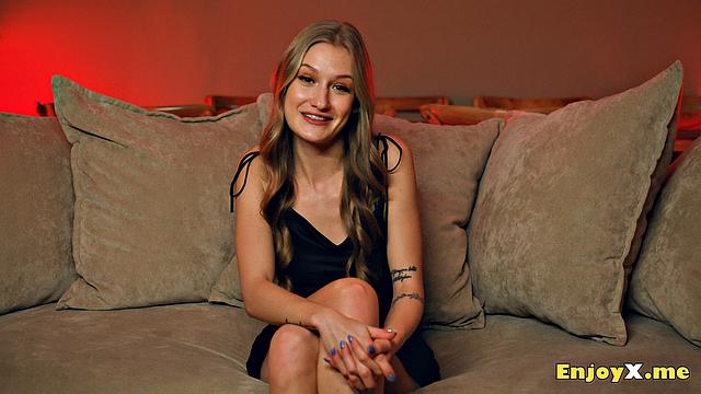 Sexy blond sucks off and cowgirl orgy with her beau - exceptional hard-core porn!