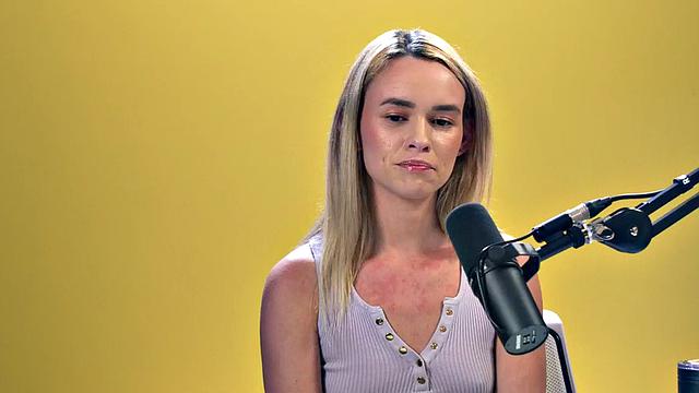 Petite babe rubbing her hairy muff after casting