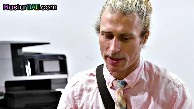 Stunning babe destroyed by lucky guy