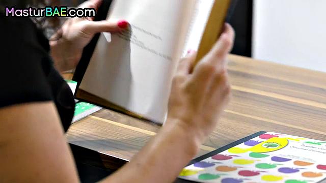 Stunning babe destroyed by lucky guy