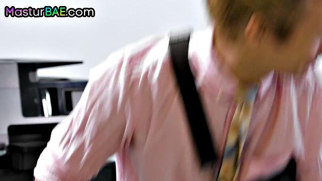 Stunning babe destroyed by lucky guy