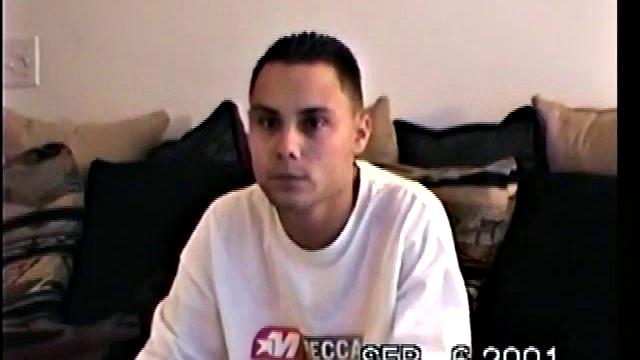 пако теряет голову от мужского минета и мощно кончает