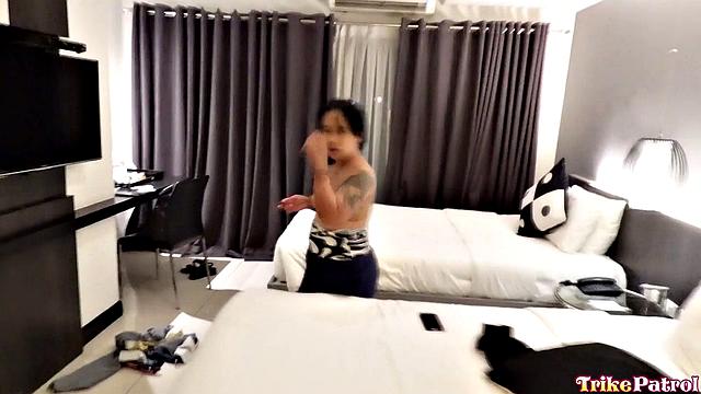 Filipina MILF gives Blowjob