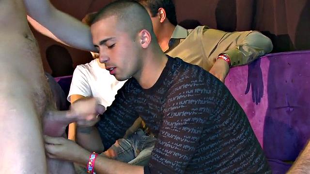 Partying amateurs spoil strippers