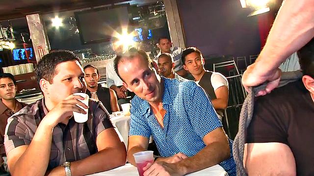 Partying amateurs spoil strippers