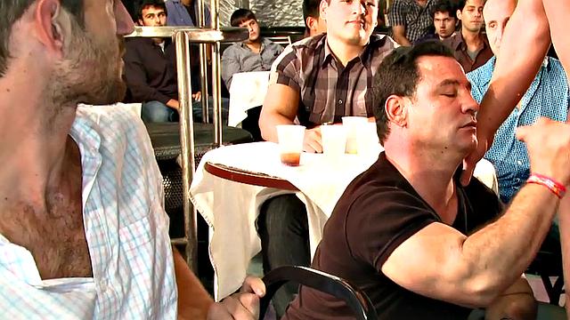 Partying amateurs spoil strippers