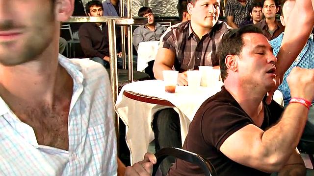 Partying amateurs spoil strippers