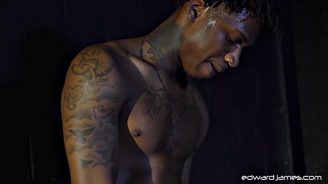 kaotic black глотает большой член dreezy long без резинки