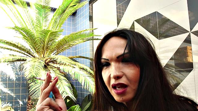 Челси Мари, Изабелла Феррейра и Карла Абьязза жарко трахаются в анал, их задницы сводят с ума