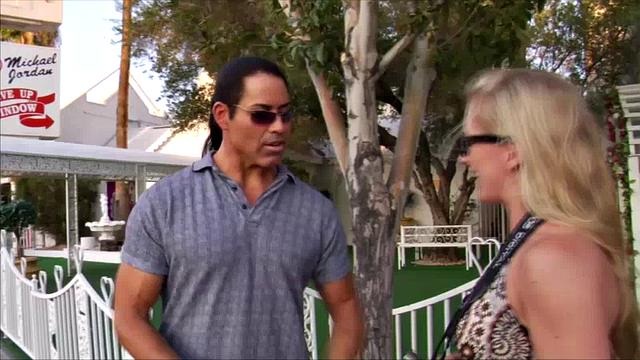 мамочка dia zerva забивает на экскурсию, трахает гида