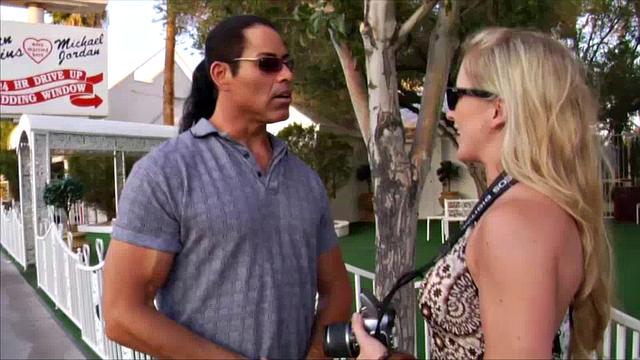 Sexy MILF Dia Zerva Fucks the Tour Guide