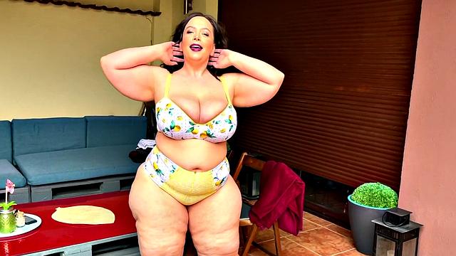 Mia Sweetheart: Oily Bed