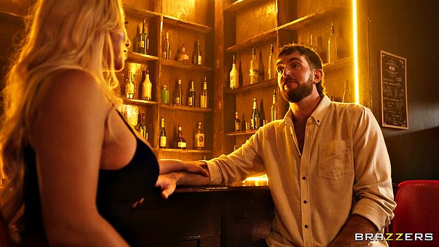 Wingwoman Secures Threesome