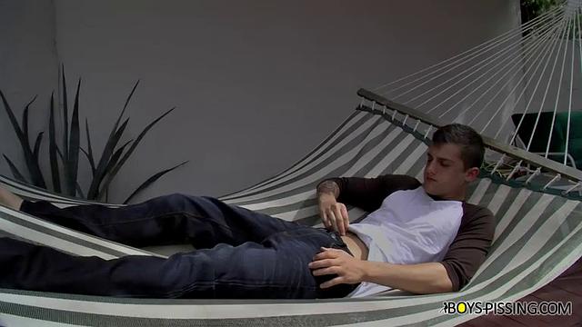 Chris Porter Splashes It Out - Chris Porter Piss &amp;amp;amp; Jerks In A Hammock!