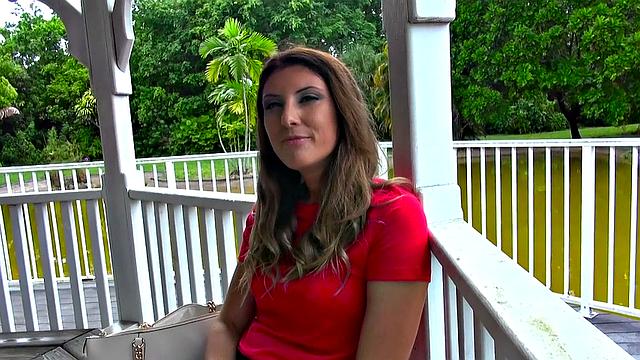 Sabrina's one-on-one outdoor fuck session with a smile