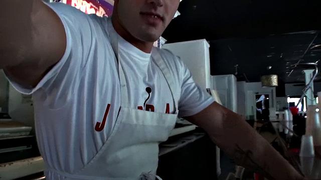 Нора ловит меня на подглядывании и скачет на члене в pov