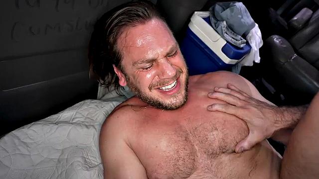 Straight amateur worker fucks ass in public van outdoor