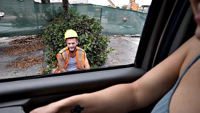 Straight amateur worker fucks ass in public van outdoor