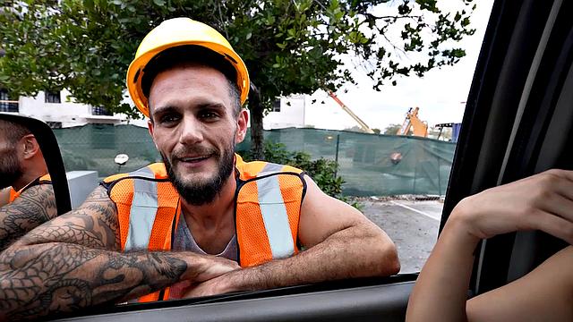 Рабочий решил: задний привод в фургоне - лучшее обновление для коллеги