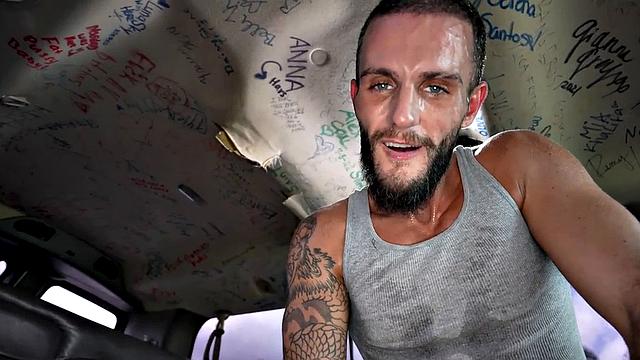 Straight amateur worker fucks ass in public van outdoor