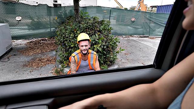 Рабочий решил: задний привод в фургоне - лучшее обновление для коллеги