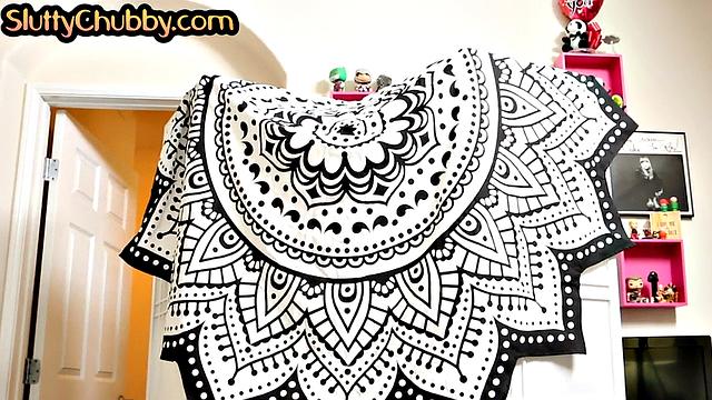 Nasty BBW tugging and sucking