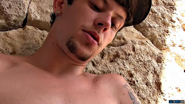 Fit French Boy Xavier Wanks Outside - Xavier Sibley