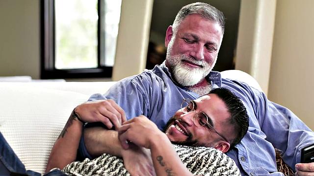 HETEROFLEXIBLE - Bear DILF Brings Hot Muscle Hunk Home So Bottom Boyfriend Can Top! DP THREESOME